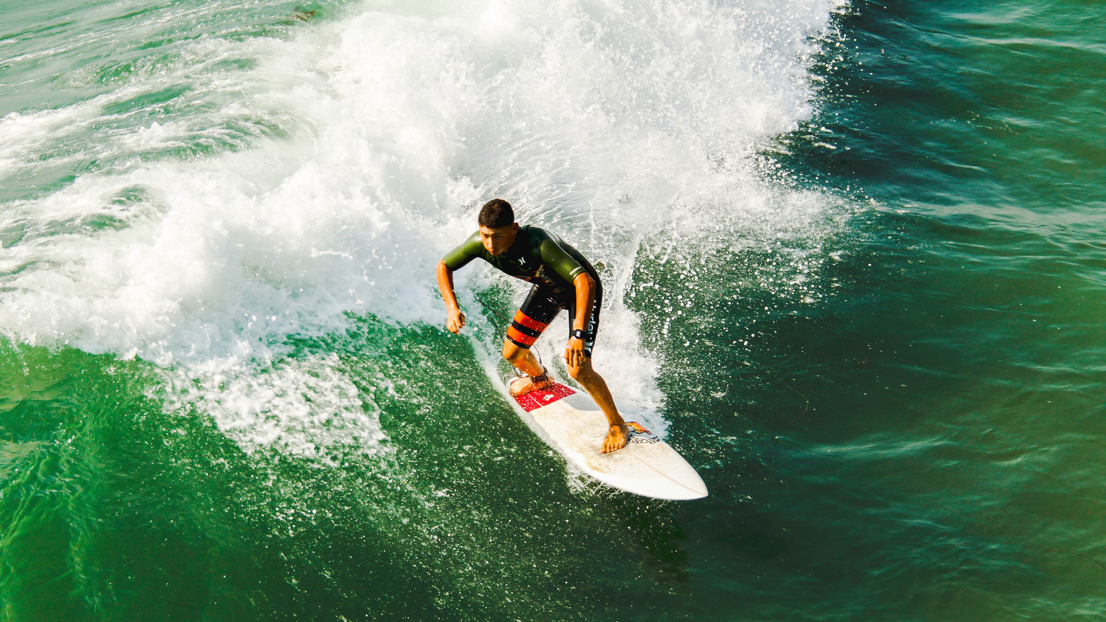 开云体育下载-加拿大收割西班牙，罗德里戈惊艳四座，足球世界的新权力版图
